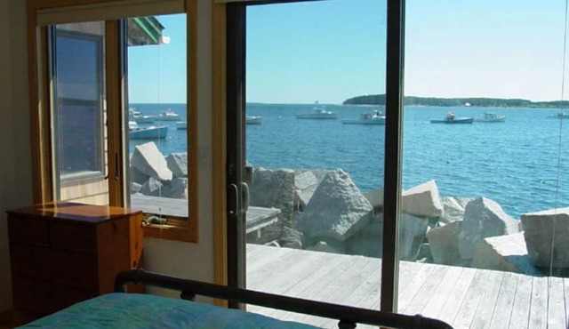 Cozy cottage right on the water