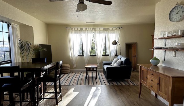 Spacious two bedroom with expansive views of the mountains and valleys!