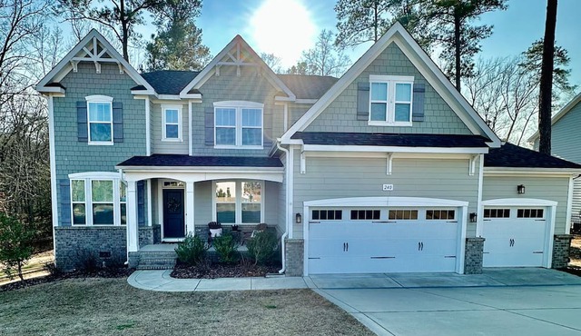 Spacious Family Home in Southern Pines for 2024 US OPEN. Close to shuttle!