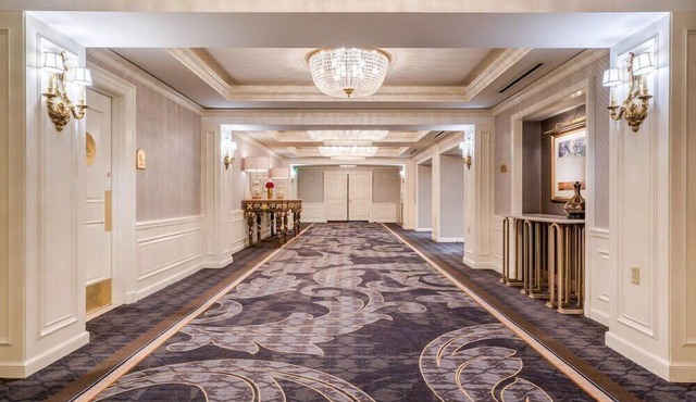1-Bedroom Suite at a 4.5⭐️ Hotel