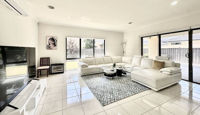 Sanctuary Lake Resort 4br house/3min walk to lake