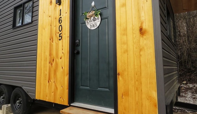 Modern, Cozy Tiny House for 4 w/ washer & dryer