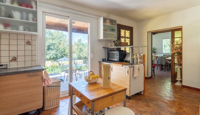 Holiday Home 'Vacances Dans Le Gard' with Private Garden and Wi-Fi