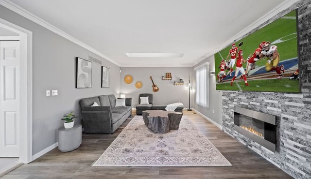 Elegant Oasis: 4-Bedroom Home Away from Home