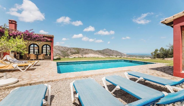 Finca met Zee-, Berg- en Dorpzicht en 100% Privacy