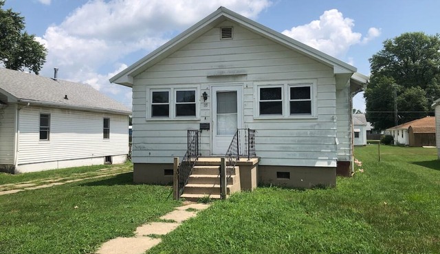 Efficient 3-BR home in Robinson - near Main St