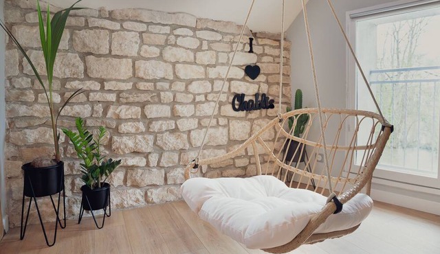 Maisons Vaudésir - Charming Riverside Getaway