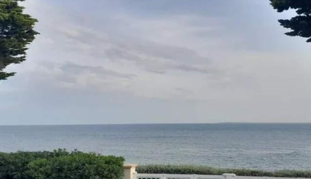 Grande Villa Familiale Avec vue sur la Mer, Plage au Pied de la Maison