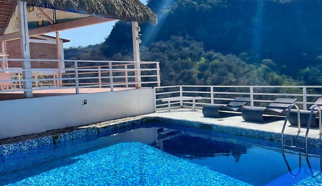 La Palapa & Posada Mía