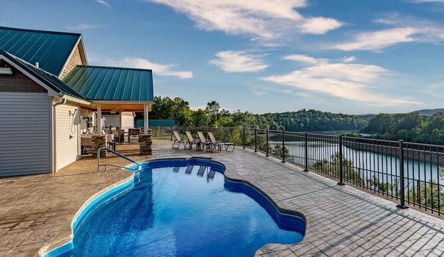 Lake Cumberland Hilltop Villas.