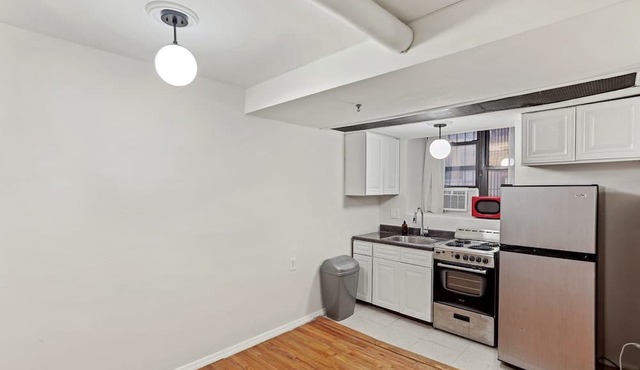 Simple Apartment #780