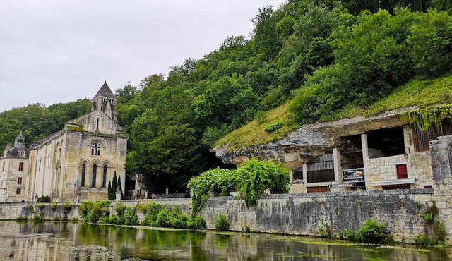 Homerez - House for 4 ppl. with shared pool and garden at Brantôme en Périgord