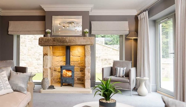 Stunning 5 bedroom house with amazing views & garden, close to Matlock and Bakewell