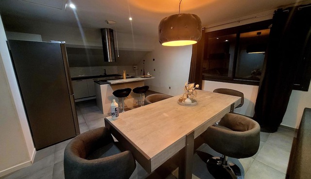 Maison Esperance à 5 Minute de L'entrée de L'autoroute A43 à 1 Minute du Golf