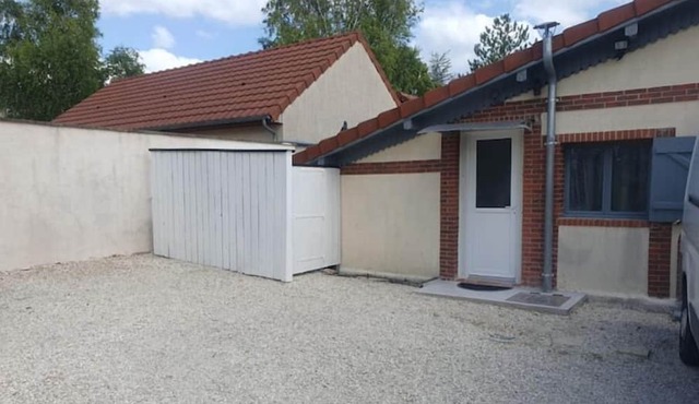 Petit Logement Indépendant - Calme Avec Cour Sécurisé - 10 Minutes de Troyes