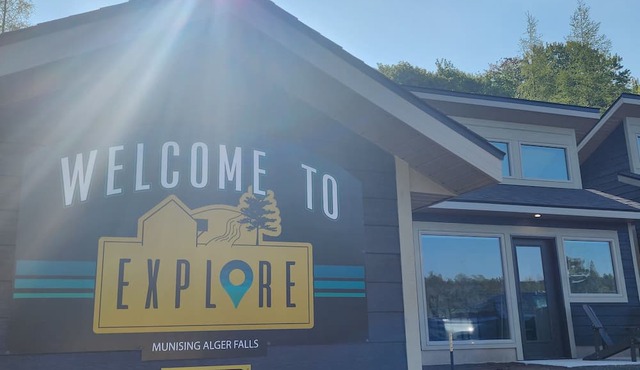 EXPLORE Munising Cottage 211