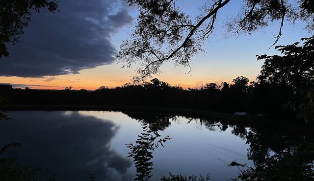 Harmony Farm Modern Loft Nature Retreat. Waterfront views w/ resort amenities!