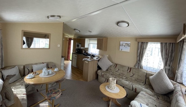 Lovely 2 Bed Chalet in Clacton-on-Sea