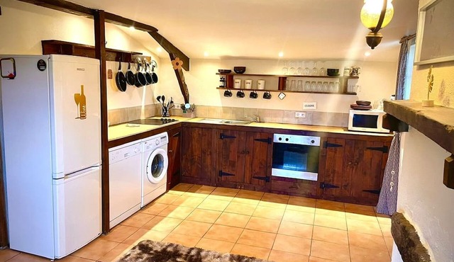 Idyllic Country Cottage with Magnificent Views & Hot Tub