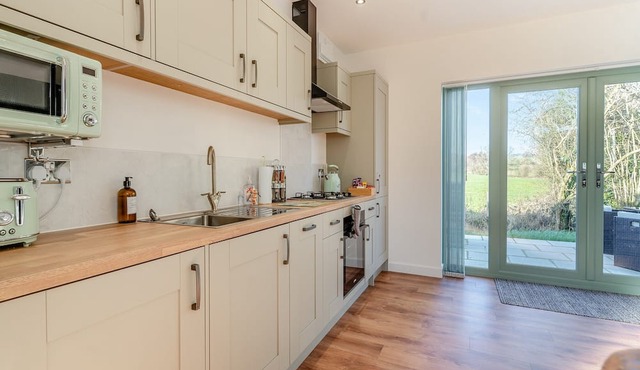 Fox Acre is a stunning lodge with views over the rolling hills, perfect for a relaxing break away or