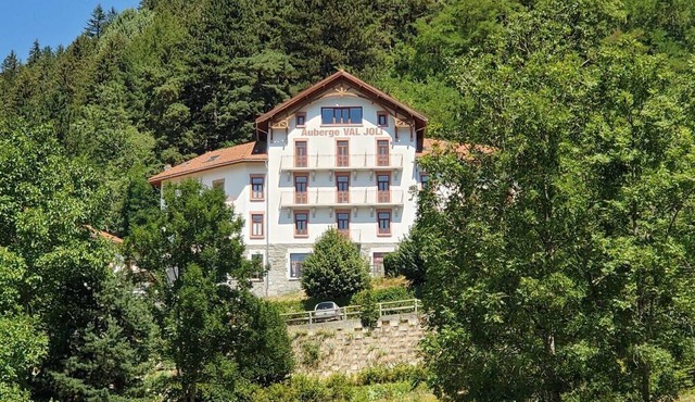 Apartment 'Location Paradiski San Bernardo' with Private Terrace and Wi-Fi