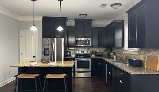 NEW l Unique l Modern l Cozy