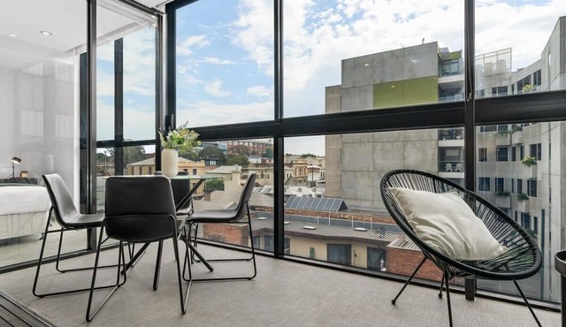 Modern 1 Bed Premium Escape - Walk to the MCG