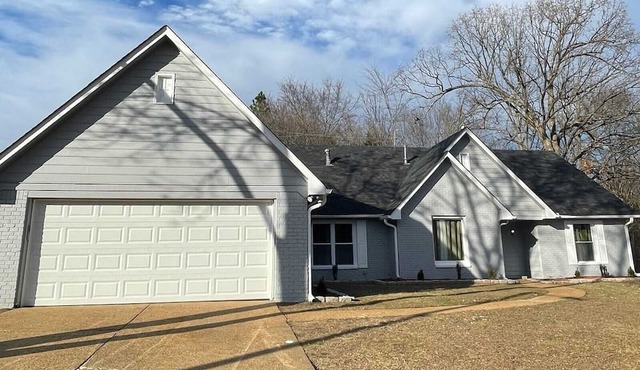 5BR 3 BA over 2,800 sq ft in the heart of Cordova