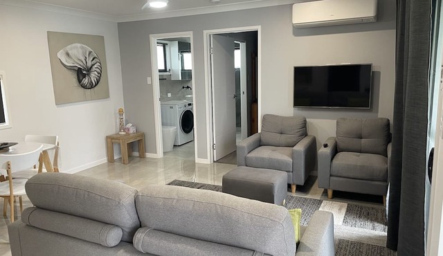 Private Self contained unit located in beautiful Eumundi on the Sunshine Coast