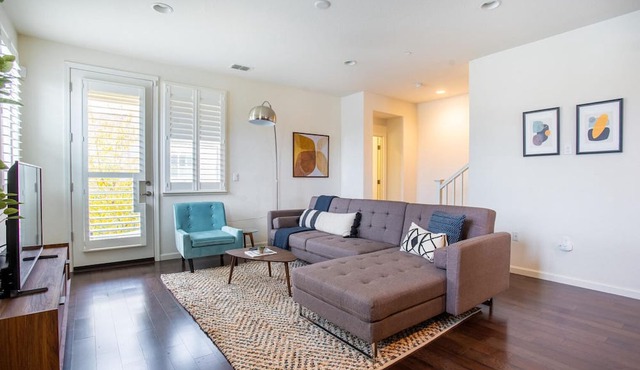 Sweet San Jose 4BR w/ Pool, Gym, Spa & A/C, nr Dining, by Blueground