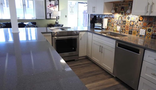 Cozy Lake House on Eden Isle, near Heber Springs, Arkansas