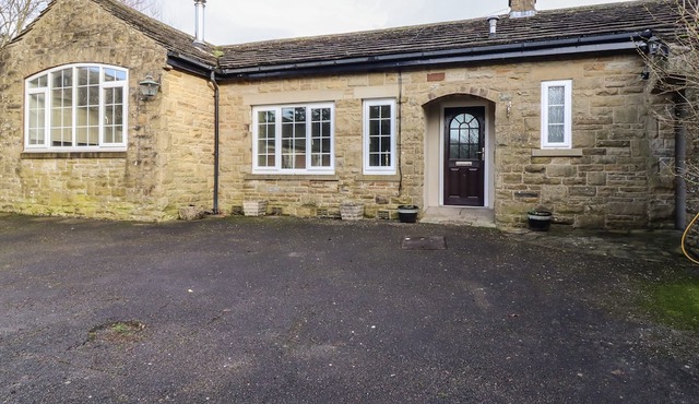 ANNEX, romantic, with a garden in Malham