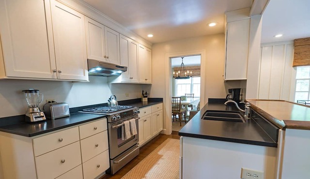Cameron House Ext. Stay - Close to UVA!