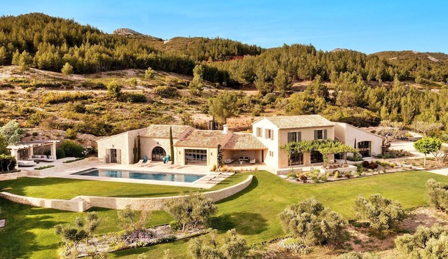 Experience the height of luxury in this air-conditioned vacation villa for up to 12 guests, nestled