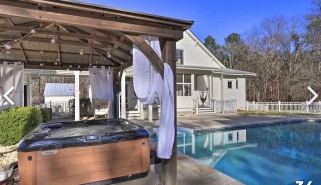 Luxury Farmhouse Pool Hot Tub Fire Pit