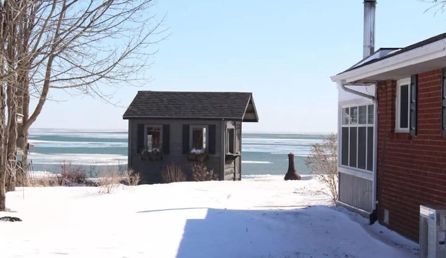 Lakeshore Bliss Retreat