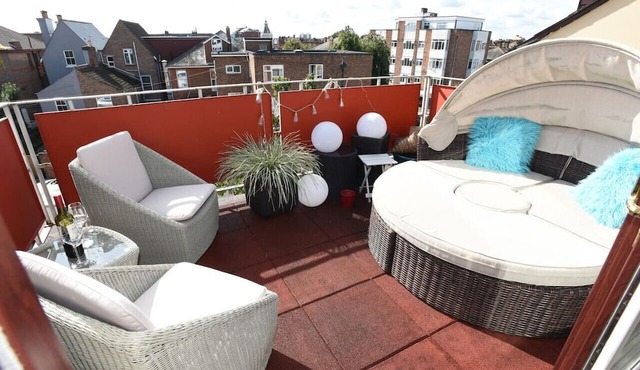 *New* Spacious 3BR Apt w/ Balcony & FREE Parking!