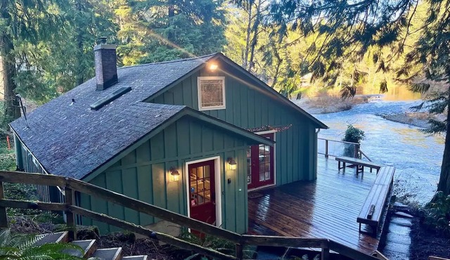 Cozy Cabin on the River