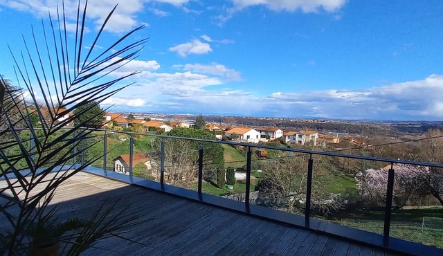 Maison Contemporaine à 15mn de Lyon., Entre Beaujolais et Côte du Rhône