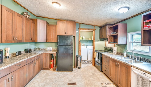 Rustic Union Springs Home w/ Gas Grill + Deck!