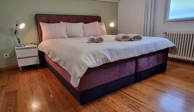 Beautiful apartment with lake views, and its own balcony... SLEEPS 2 PEOPLE