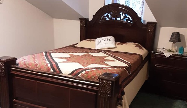 Secluded stay on the mountain side, minutes from the Appalachian trail