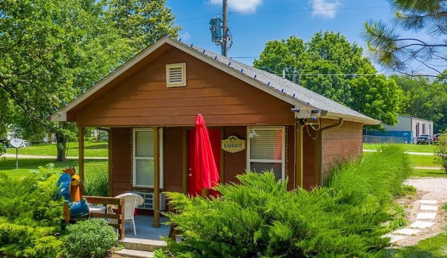 The Kahoot Cabin - Accommodates 4 Guests