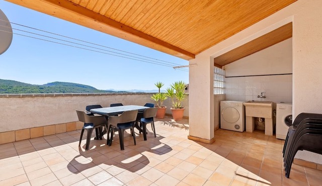 Vineyard-surrounded spacious house with views to La Figuera - Tarragona