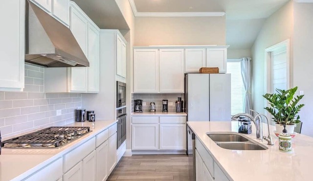 Family Friendly Retreat just 20 Minutes to Downtown San Antonio