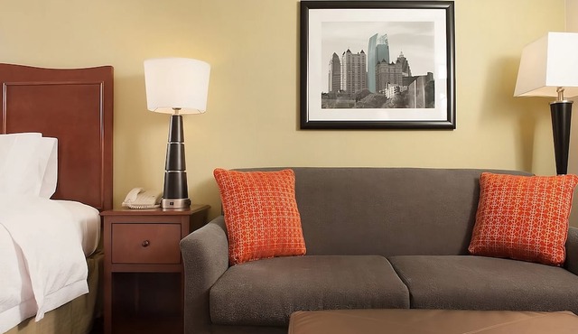 Comfort and Relaxation! 4 Convenient Units, Onsite Pool, Free Breakfast, Parking