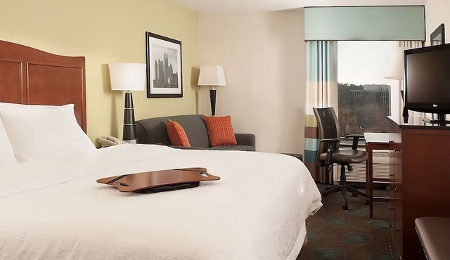 Proximity at its Best! 3 Pet-friendly Units, Free Breakfast, Pool, Parking!