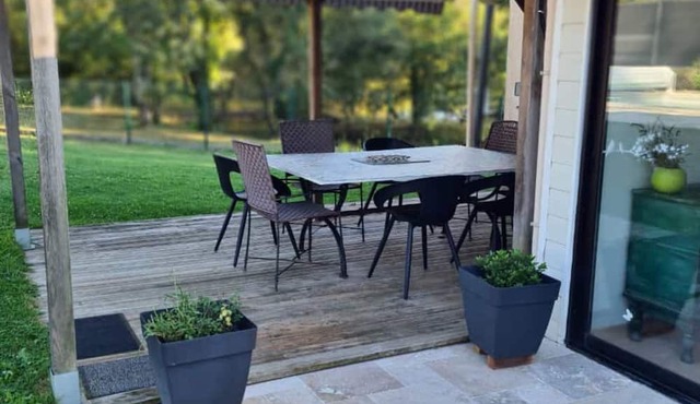 Holiday Home 'La Font Des Ânes' with Lake View, Wi-Fi and Air Conditioning