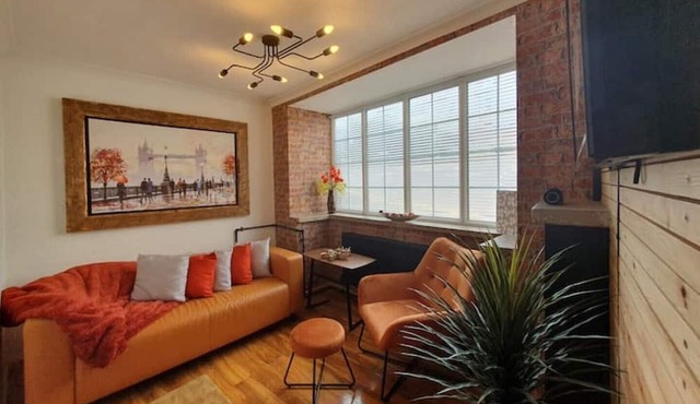 Little house on the hill / walks/ castle / miropub