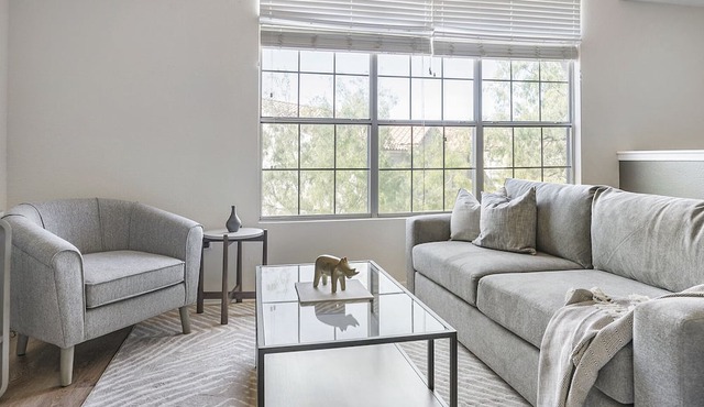 Modern Apartment in Prime Location (ID1167X009)